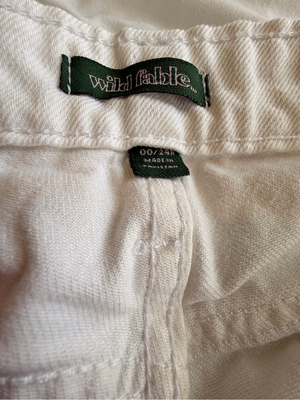 Wild Fable White Denim Highest Rise Mom Shorts Size 00 24R 100% Cotton
